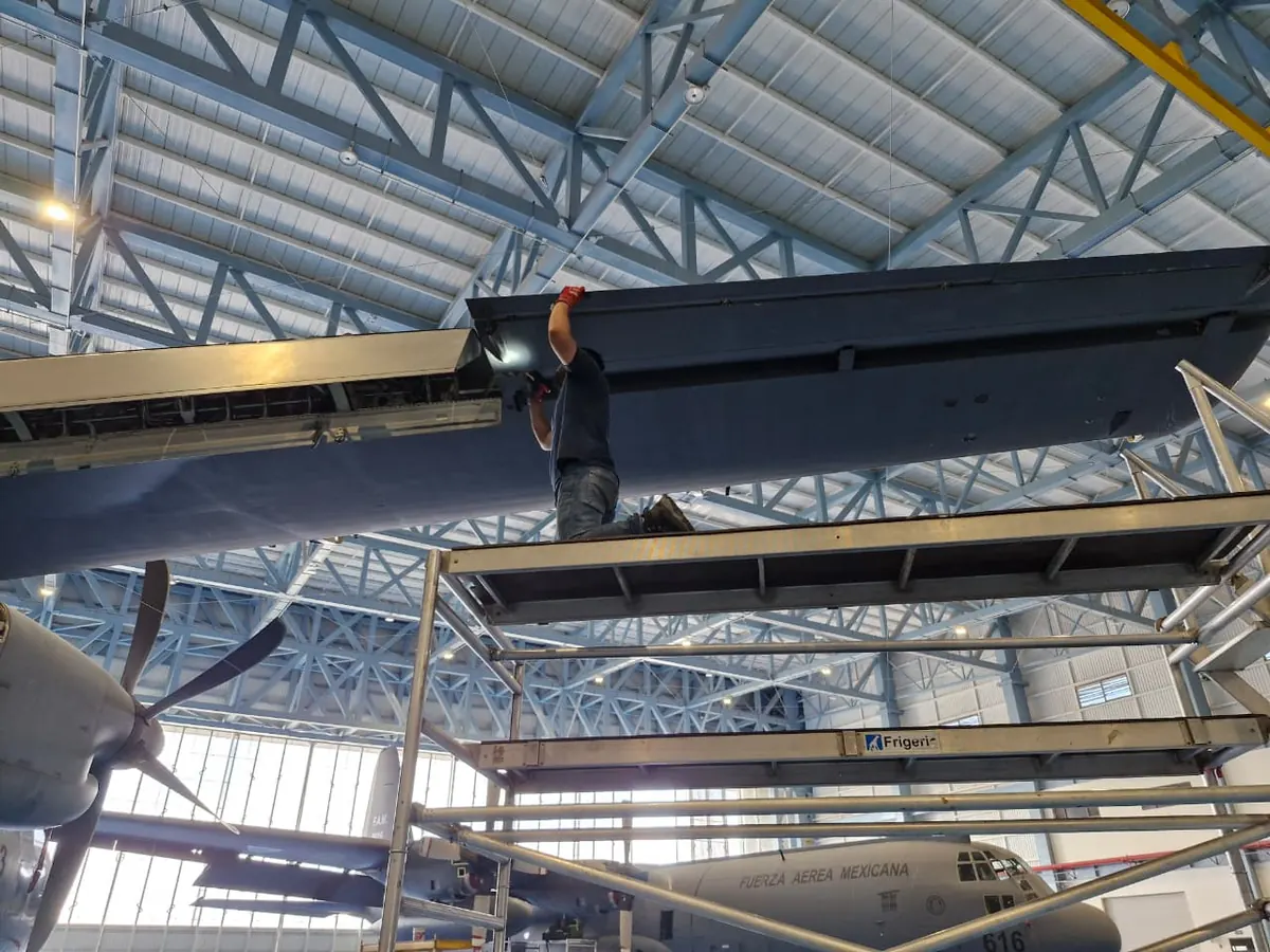 C-27J Spartan: Wing work